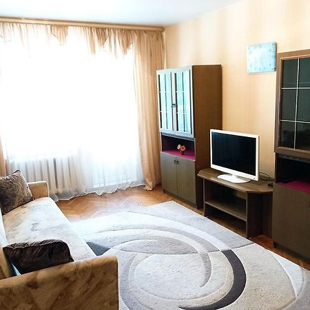 Уютная, Благоустроенная 2-Комнатная Квартира, Wifi Apartamento Babruisk Exterior foto