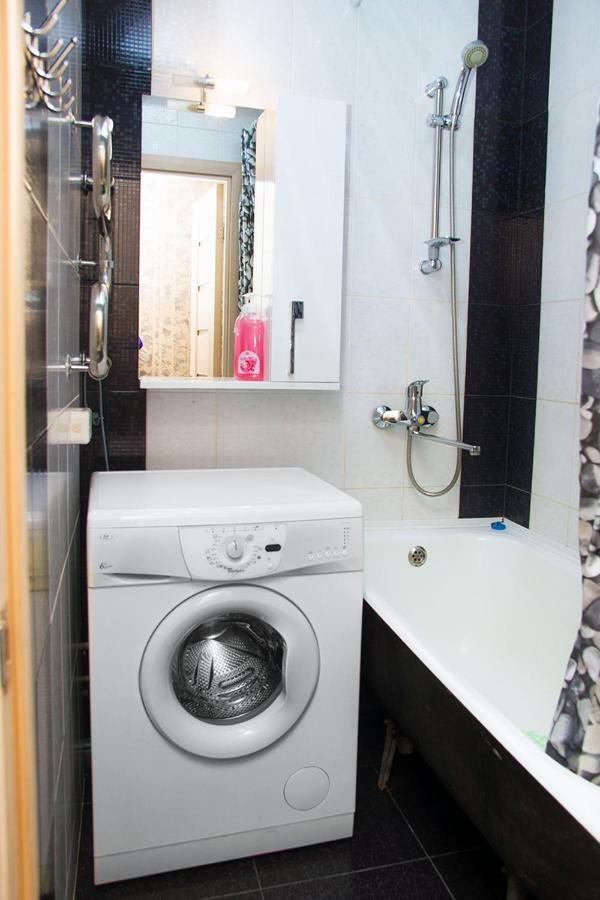 Уютная, Благоустроенная 2-Комнатная Квартира, Wifi Apartamento Babruisk Exterior foto